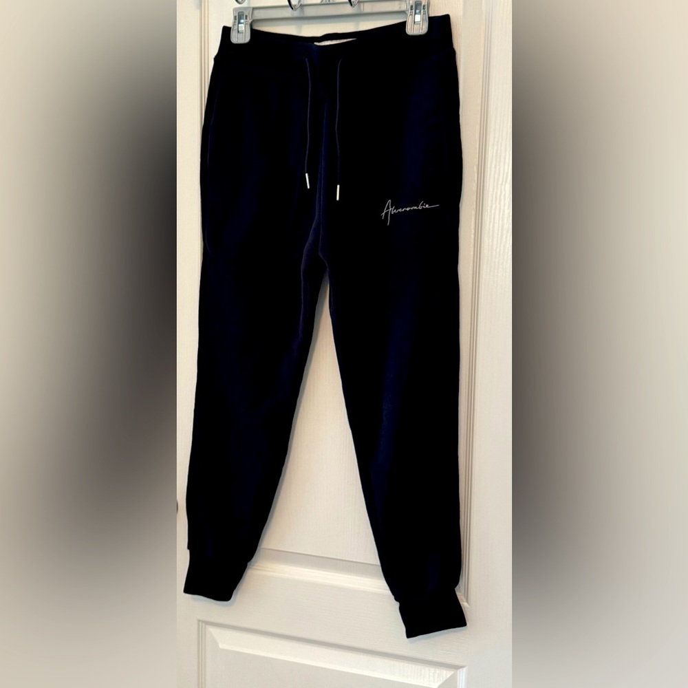 NWOT Abercrombie script sweatpants XS/Short